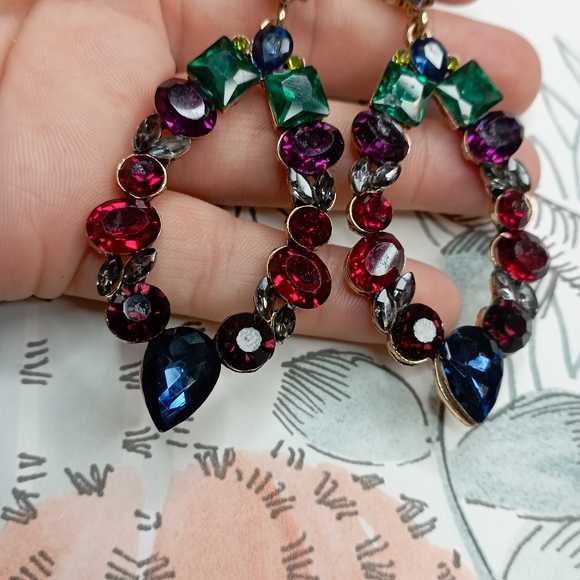 ✨NEW CRYSTAL EARRINGS COLLECTION✨ Matte Blue and Green Earrings - Picture 11 of 13